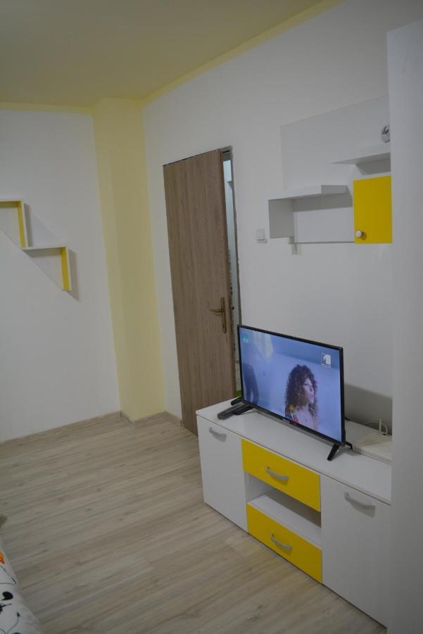 Green Rooms Hunedoara Exterior photo