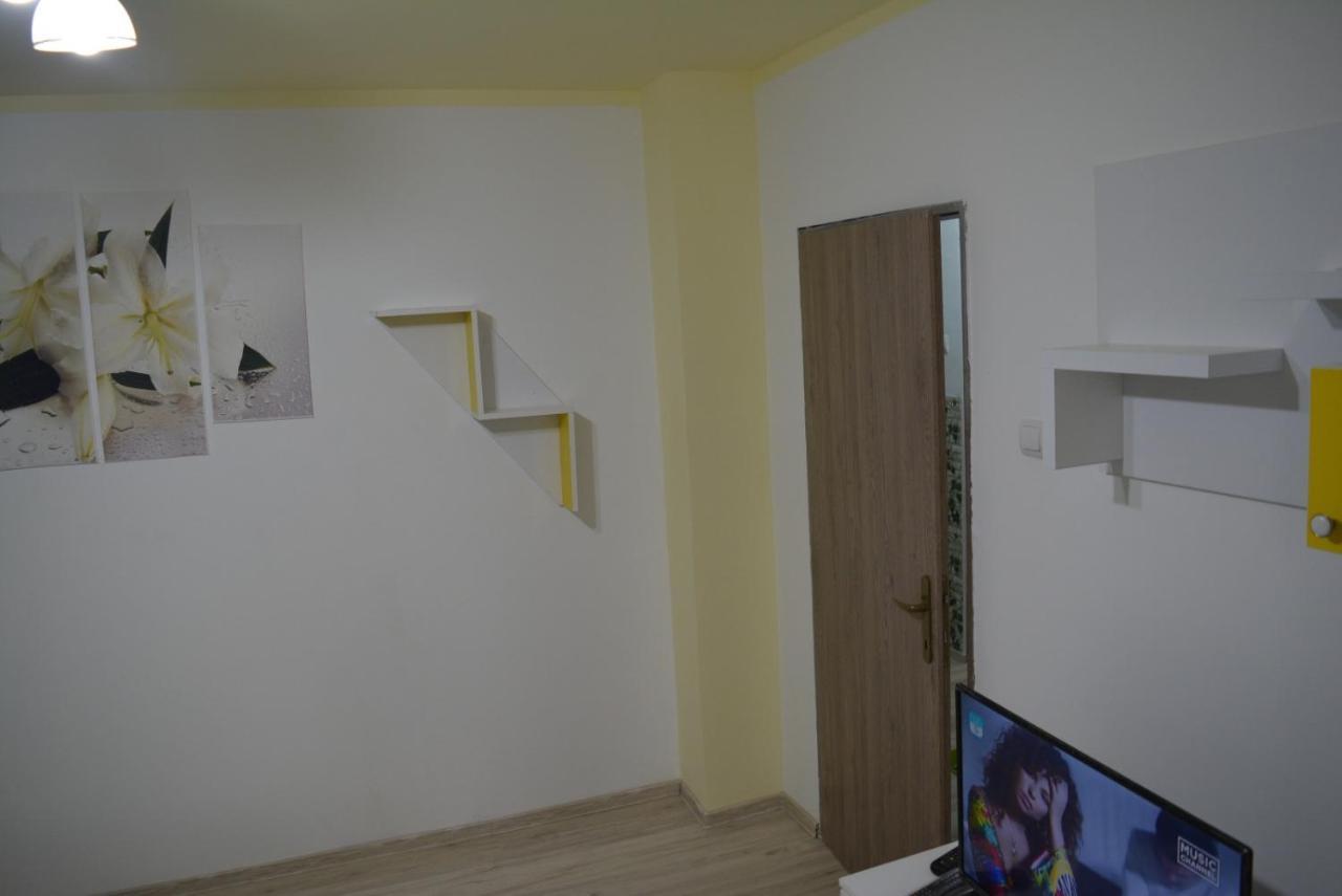 Green Rooms Hunedoara Exterior photo