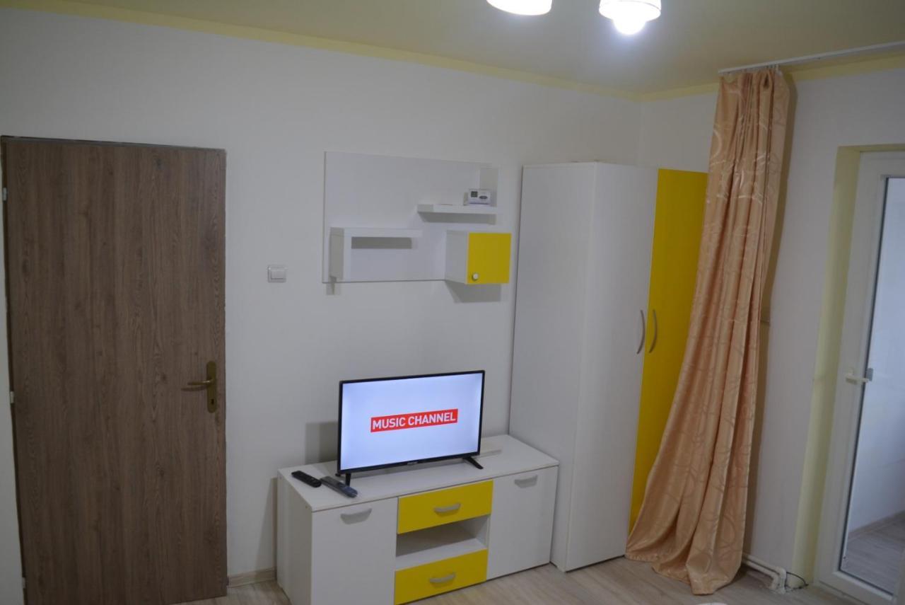 Green Rooms Hunedoara Exterior photo