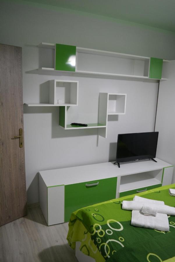 Green Rooms Hunedoara Exterior photo